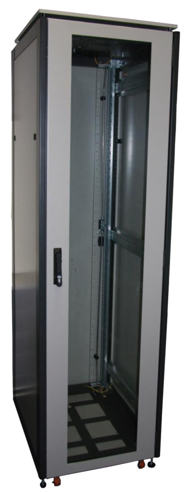 ССКТБ ТОМАСС ШТК-6810Э-01 - шкаф телекоммуникационный 19", 18U, 600х800х1000 мм, с металлической задней панелью и стеклянной дверью