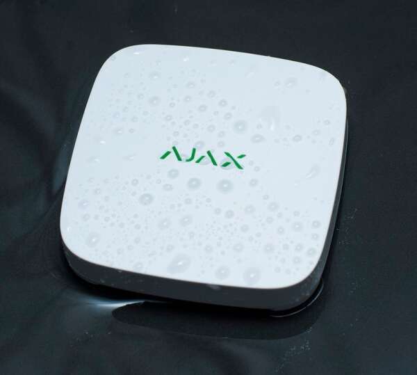 Ajax LeaksProtect - беспроводной датчик раннего обнаружения затопления. Цвет белый