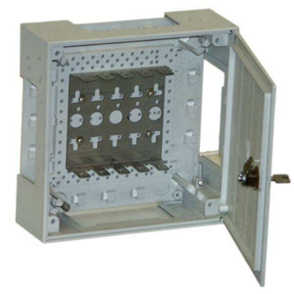 KRONE 6406 1 001-21 — корпус пустой KRONECTION-Box II, с дверью с замком, имеющим цилиндровый механизм